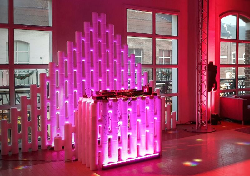 LINK event furniture as decorative room divider and DJ background