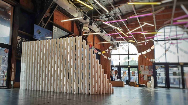 Modular temporary exhibition stand wall with LINK blocks