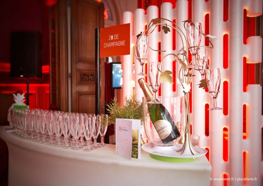 Curved LINK room dividers – flexible zones in event office